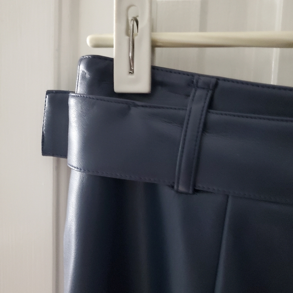 🌟 Elie Tahari Kris Belted Faux Leather Skirt, Peacoat Blue (4) - Picture 13 of 16
